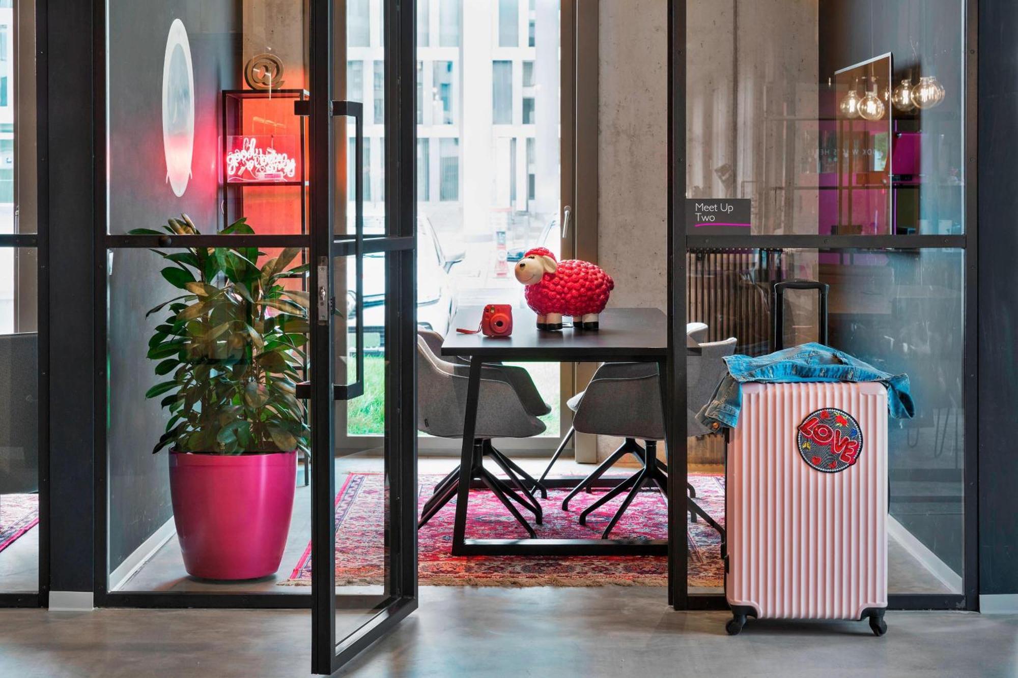 Moxy Darmstadt Bagian luar foto